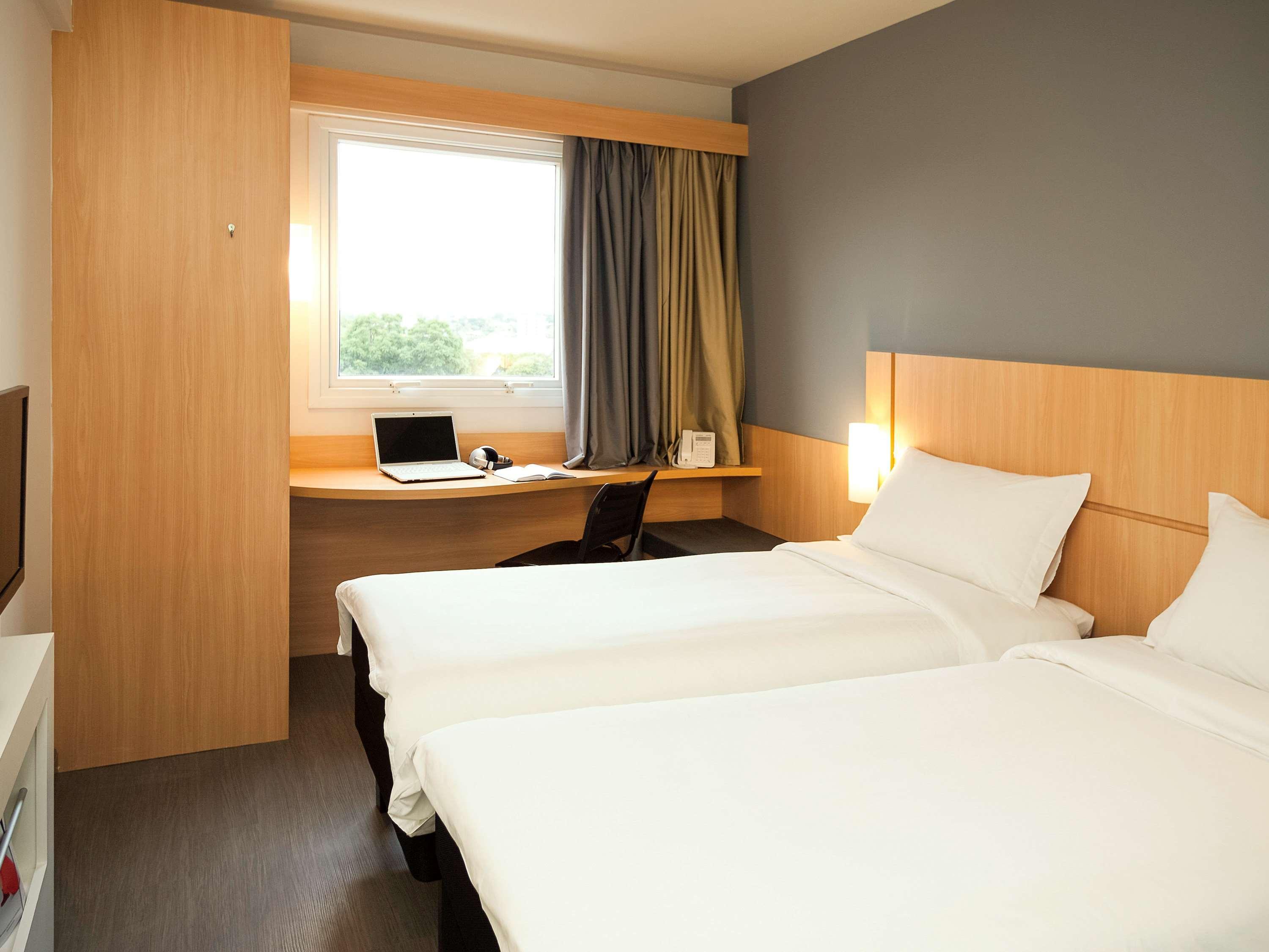 Ibis Joinville Exterior foto